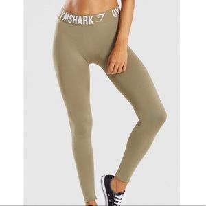 WORN ONCE Khaki gymshark leggings